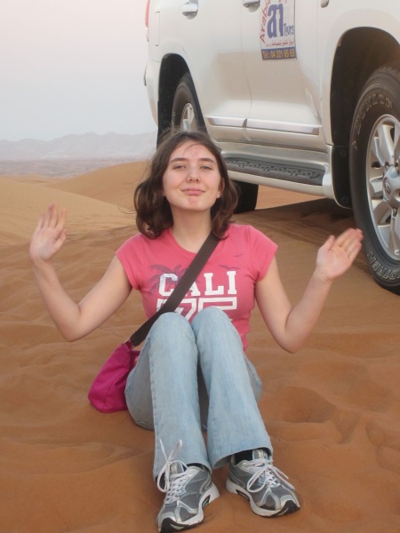 Chloé, dans le désert de Dubaï